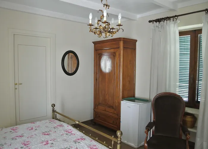 Couette-café Le Rose 3*