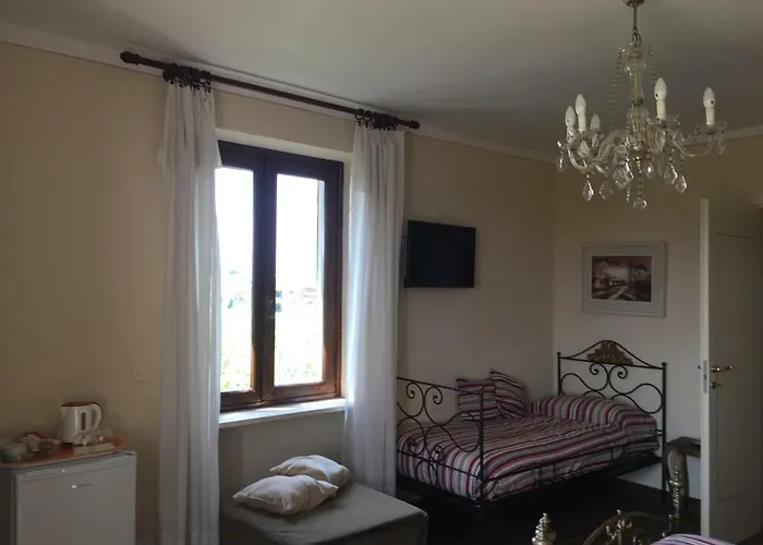 Couette-café Le Rose 3*
